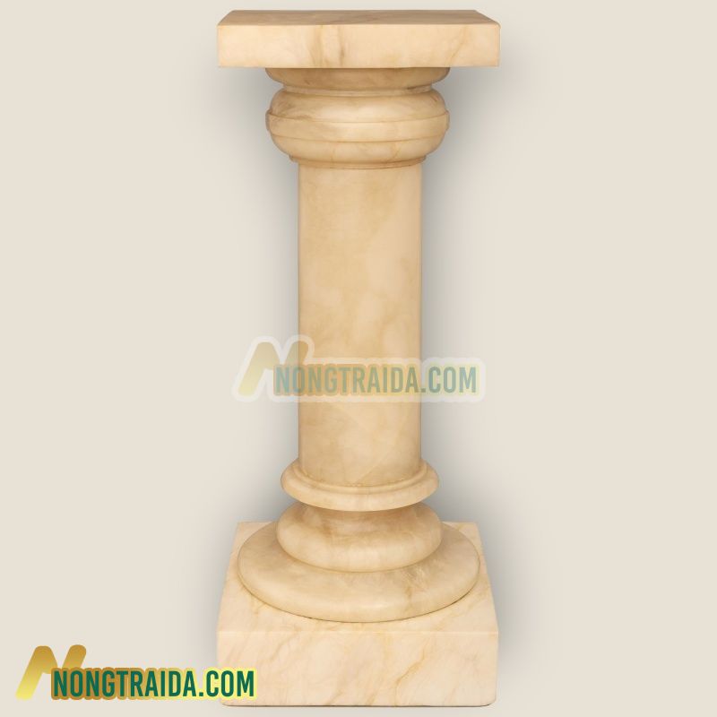 Chân đế bằng đá Alabaster màu kem của Ý thế kỷ 19