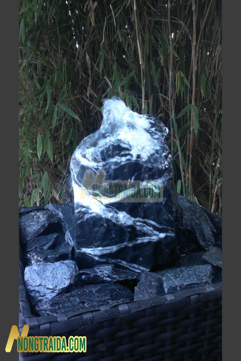 Đài phun nước cho sân thượng đá cẩm thạch đen trắng trong giỏ