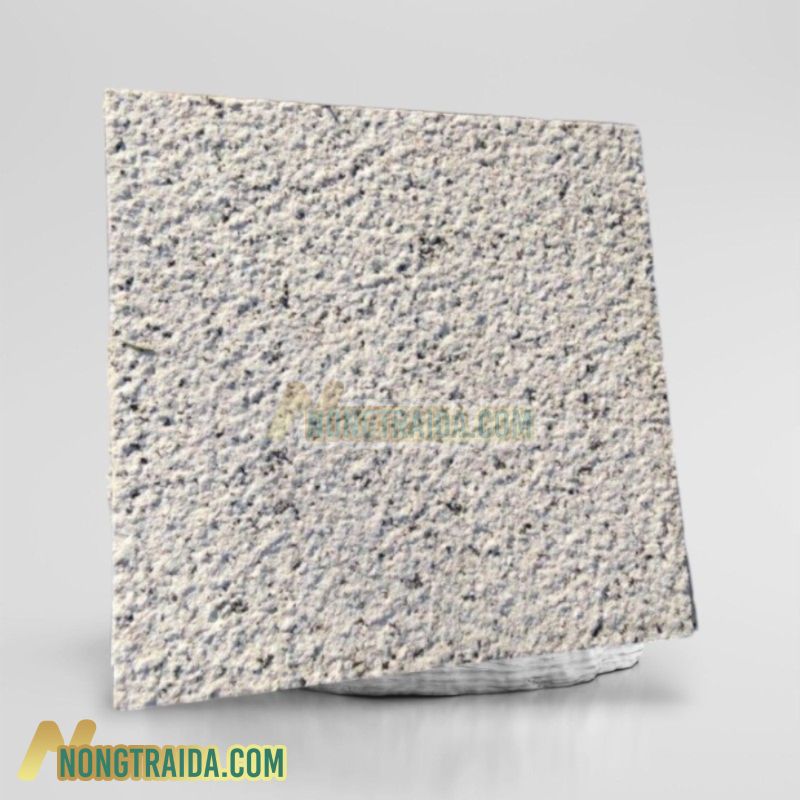 Đá granite vàng Bình Định đậm mặt băm 40x40x2cm